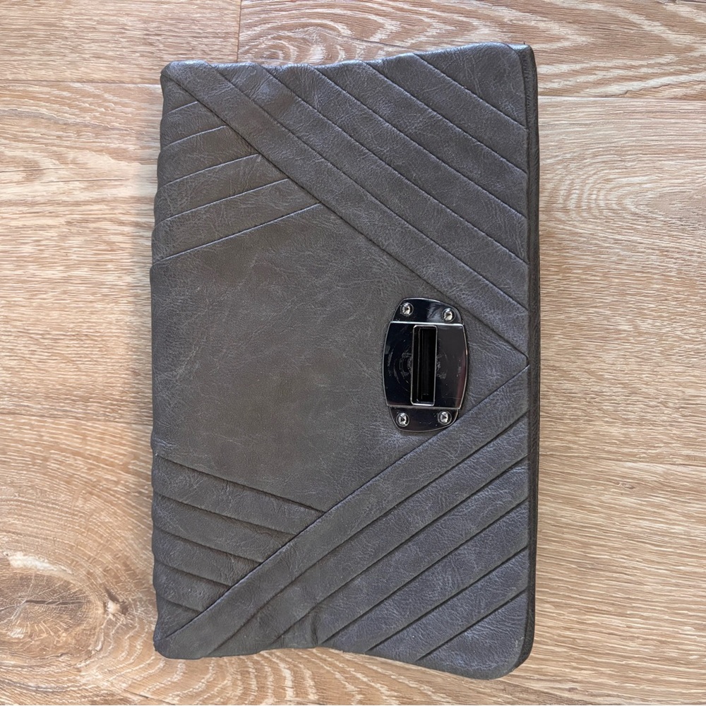 Urban Expressions Gray Clutch